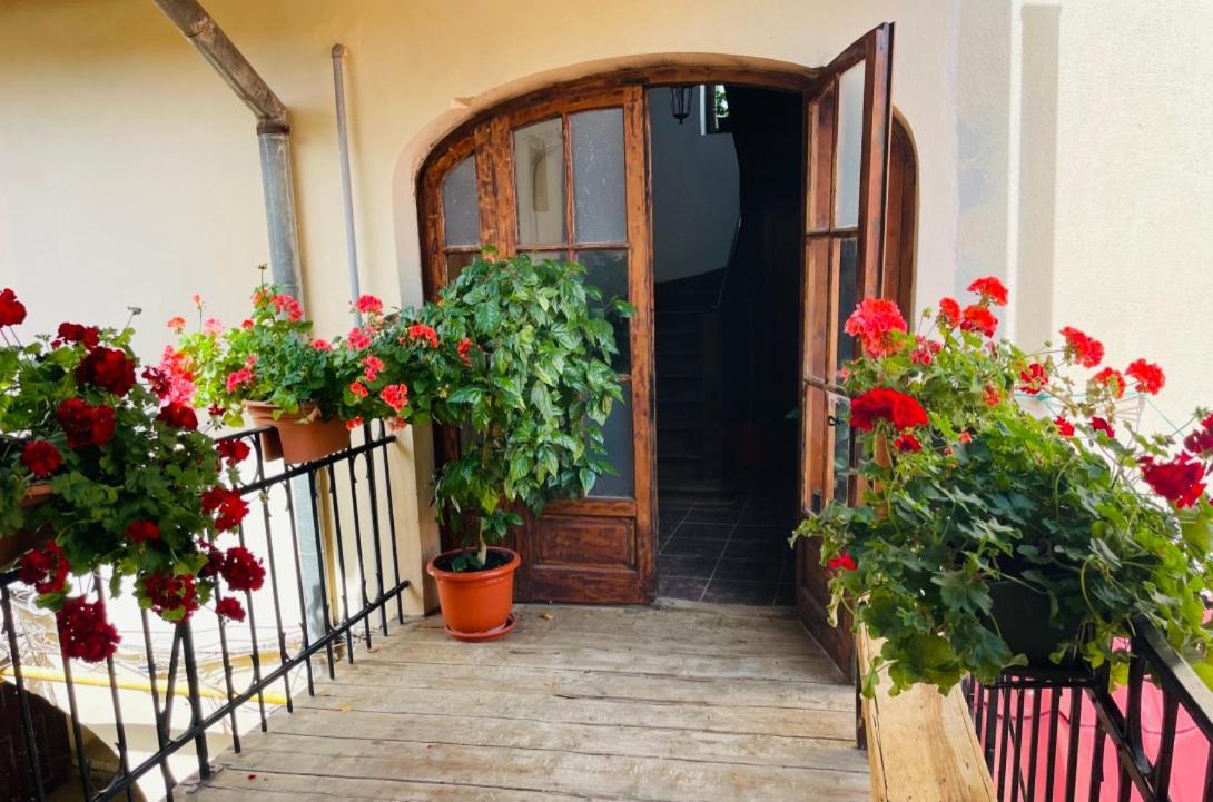 Spacious Stylish Apartment In Old Town Sibiu Ngoại thất bức ảnh